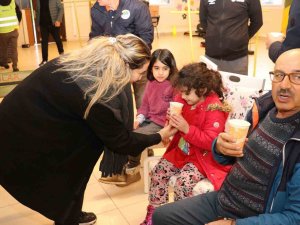Toroslar Belediyesi Depremden Etkilenen Vatandaşların Yanında