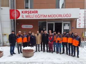Kırşehir Milli Eğitim Personeli Afetzedelere Yardım İçin Yola Çıktı