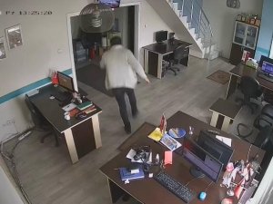 Depremin Şiddetini Bu Görüntüler Ortaya Koydu