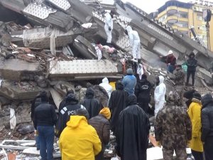 Gaziantep’teki Enkazda Çalışmalar Devam Ediyor