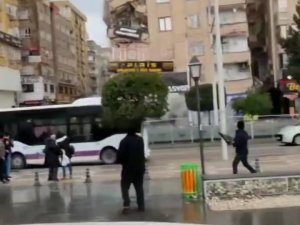 Şanlıurfa’da 8 Katlı Bina Böyle Yıkıldı: Enkaz Altında 5 Kişinin Kaldığı Bildiriliyor