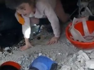 Kahramanmaraş’ta Küçük Kız Enkazın Altından Böyle Kurtarıldı