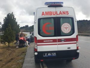 Depremzede Yakınlarına Giderken Kaza Yapan Aileye Kastamonu Umke Ekibi Müdahale Etti