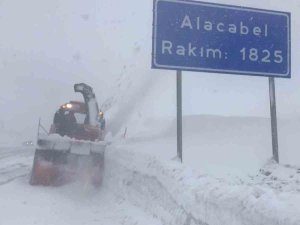 Antalya-konya Karayolunda Ulaşım Güçlükle Sağlanıyor