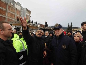 Msb: “Deprem Bölgesinde 3 Binin Üzerinde Mehmetçik Arama-kurtarma Çalışmalarına Katılıyor”