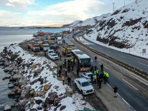 Van Büyükşehir Belediyesi Depremzedeler İçin Seferber Oldu