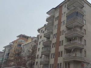 Malatya’da 6 Katlı Binanın Çökme Anı Kamerada