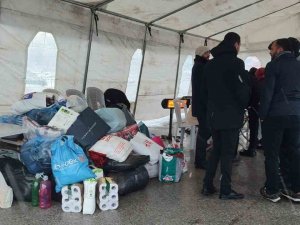 Depremzedeler İçin Tek Yürek Oldular