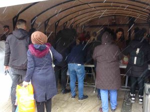 Uşaklılar Deprem Bölgesi İçin Seferber Oldu
