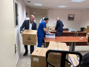 Deprem Bölgesine Tıbbi Malzeme Ve Ambulans Gönderildi