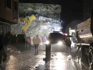Osmaniye’de Arama Kurtarma Çalışmaları Sağanak Yağış Altında Sürüyor