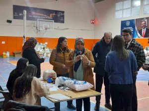 Selendililer Depremzedeler İçin Seferber Oldu