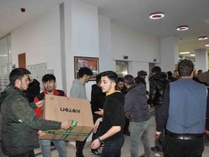 Karslılar Depremzedeler İçin Seferber Oldu