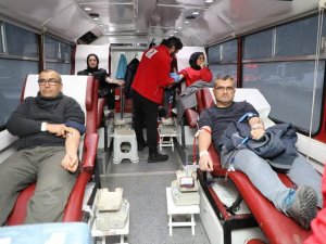 Afyonkarahisar’dan İlk Gün 450 Ünite Kan Bağışı
