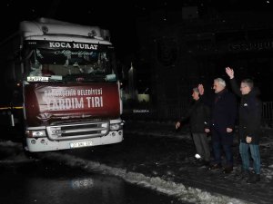 Başakşehir’de Toplanan Yardım Tırları Yola Çıktı