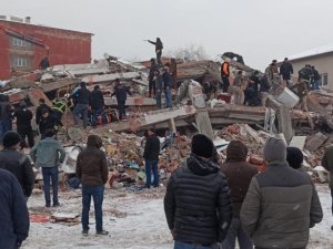 Deprem Bölgelerine Sağlık Personeli Ve İhtiyaç Malzemesi Duyurusu