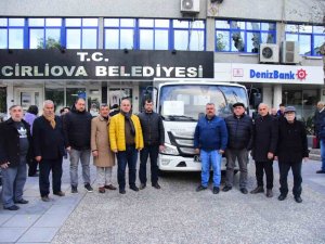 İ̇ncirliovalıların Yardımları Deprem Bölgesine Gönderildi