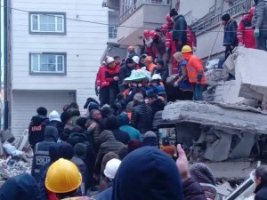 28 Saat Sonra Sağ Salim Çıkarıldı, Bekleyenlere Umut Oldu
