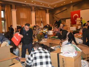 Ayvalık Depremzedeler İçin Seferber Oldu