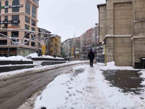 Erzurum Güne Karla Uyandı