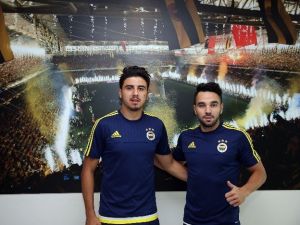 Ozan Tufan Ve Volkan Şen İmzalıyor