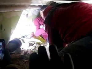 İ̇tfaiye Ekipleri Zamanla Yarıştı...enkazdan 24 Saat Sonra Kurtarıldılar: "Ne İsterseniz Onu Yaparız"