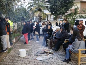 En Acı Bekleyiş: Kızlarının Yanına Gitmişti, Eşi Enkaz Altında Kaldı