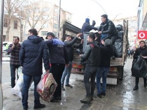 Bayburtlu Vatandaşlar Depremzedeler İçin Seferber Oldu, 10 Tır Yardım Malzemesini Kısa Sürede Toplandı