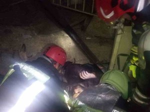 Denizli Büyükşehir Belediyesi Ekipleri 10 Kişiyi Göçükten Kurtardı
