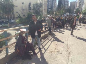 Depremden Bir Hafta Önce “Bina Çürük” Diyerek Uyardığı Kızı İçin Gözyaşlarına Boğuldu