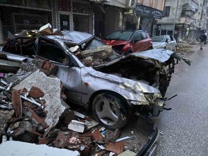 Ailesiyle Enkaz Altında Kalan Babadan Acı Çağrı