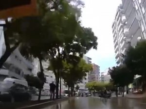 Adana’da 8 Katlı Binanın Yıkılma Anı Araç Kamerasında