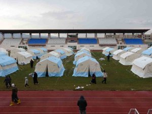 Adıyaman’da Deprem Çadırları Kurulmaya Başlandı
