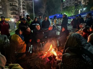 Karalar: "Depremin Yaraları Birlikte Sarılacak"