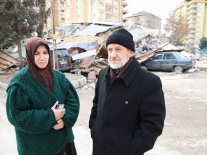 Enkaz Altında Kalmaktan Dakikalarla Kurtuldular