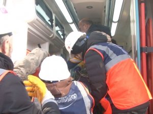 Hatay’da Depremden 30 Saat Sonra Enkazdan 1 Kadın Sağ Çıkarıldı