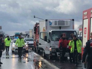 Kamyonet, Tankere Arkadan Çarptı: 1 Yaralı