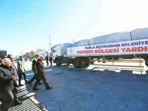 Büyükşehir Belediyesinin Yardım Tırları Yola Çıktı