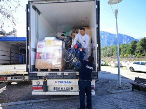 Kemer’den İki Yardım Tırı Daha Yola Çıktı