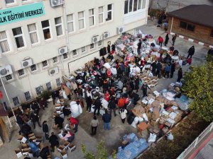 Evlerinden Sağ Kurtulan Kozanlı Depremzedeler Diğer İllerdeki Depremzedeler İçin Seferber Oldu