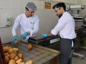 Öğrenciler Depremzedeler İçin Mutfağa Girdi