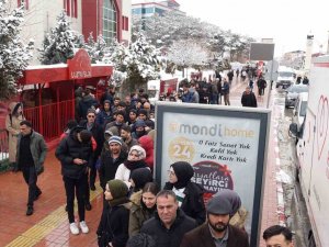 Erciş’ten Depremzedeler İçin Kan Bağışına Yoğun İlgi