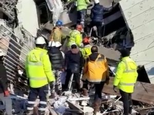 Maden İşçileri Kahramanmaraş’ta 2 Kişiyi Enkaz Altında Sağ Çıkardı