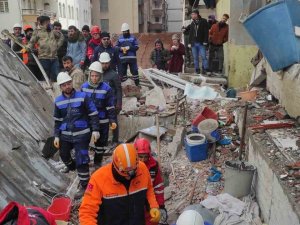 Dicle Elektrik Tüm İmkanlarıyla Depremle Mücadeleye Destek Veriyor