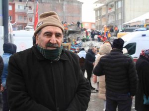 Depremde Kardeşini Kaybetti, Kardeşinin Gelini Ve Oğlu İçin Umutla Bekliyor