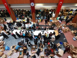 Paü Depremzedeler İçin Seferber Oldu