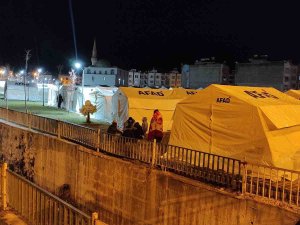 Şanlıurfa’da Depremzedeler Afad Çadırlarına Yerleştirildi