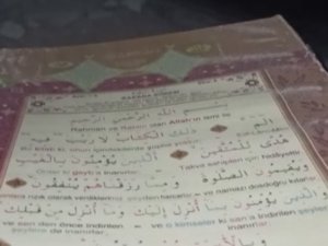 Enkaz Altında Kur’an-ı Kerim Okudu