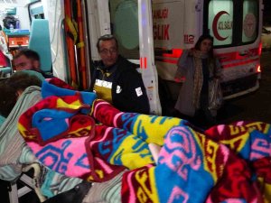 Adıyaman’da Enkazdan Çıkarılan Anne Ve Bebeği Tedavi İçin Van’a Getirildi