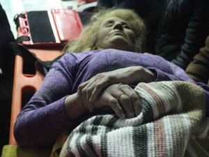 Nermin Teyze 31 Saat Sonra Enkaz Altından Sağ Olarak Çıkarıldı